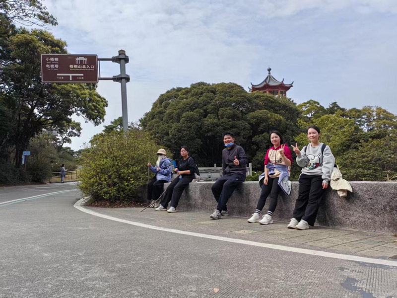 億天凈化丨開(kāi)工大吉暨梧桐山登頂祈?；顒?dòng)圓滿(mǎn)結(jié)束